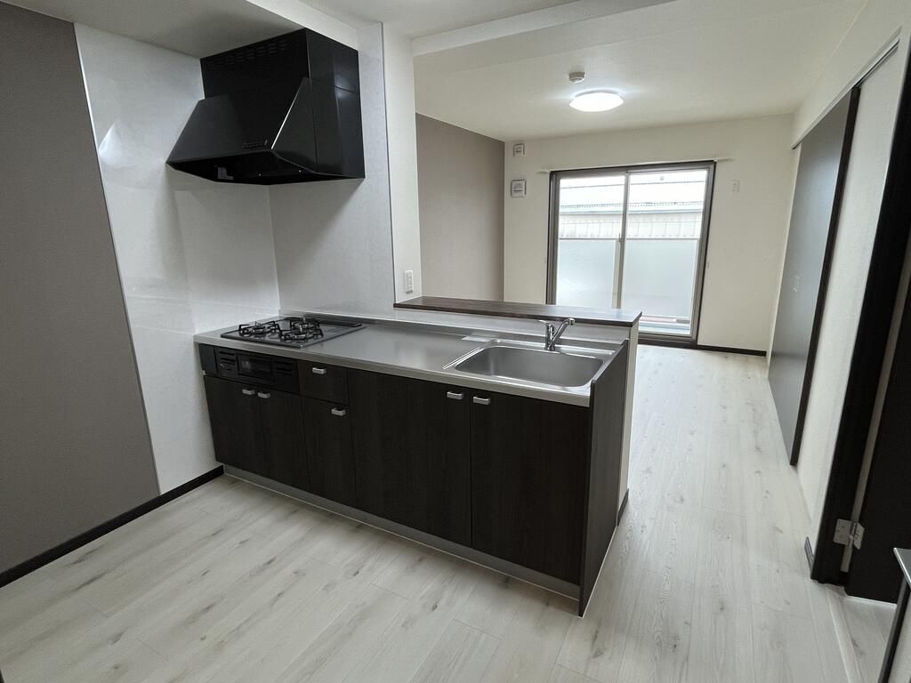 キッチン　※同建物の別のお部屋の写真です。