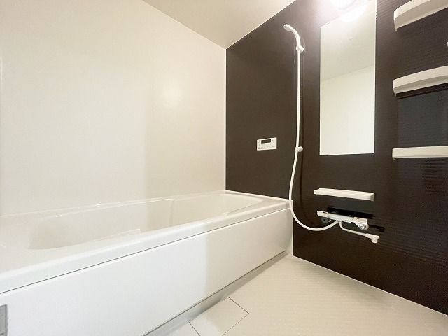 バス・シャワールーム　※同建物の別のお部屋の写真です。