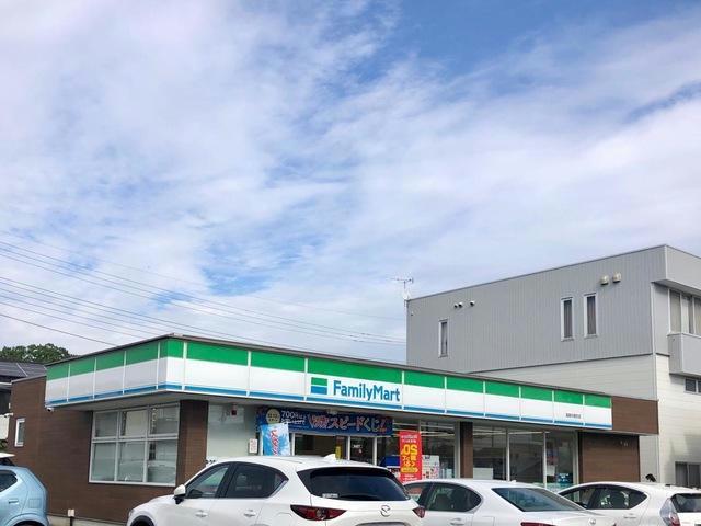 コンビニ　ファミリーマート高崎中居町店（コンビニ）まで368m