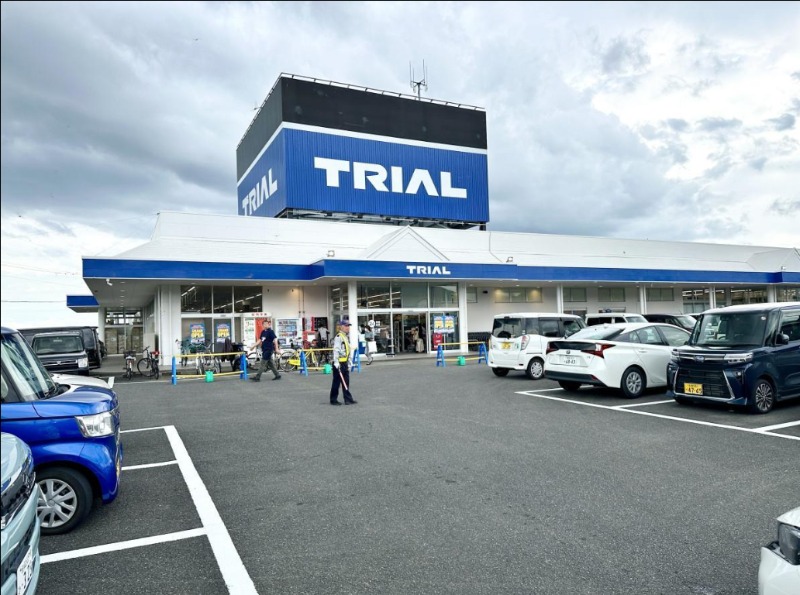 スーパー　スーパーセンタートライアル唐津店（スーパー）まで500m