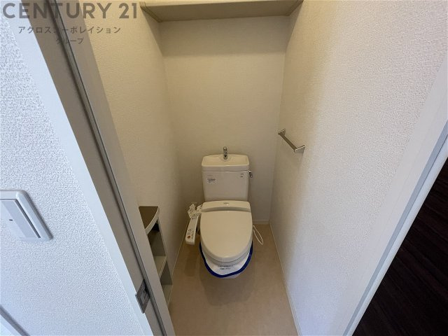 トイレ　温水洗浄便座付きのトイレです♪