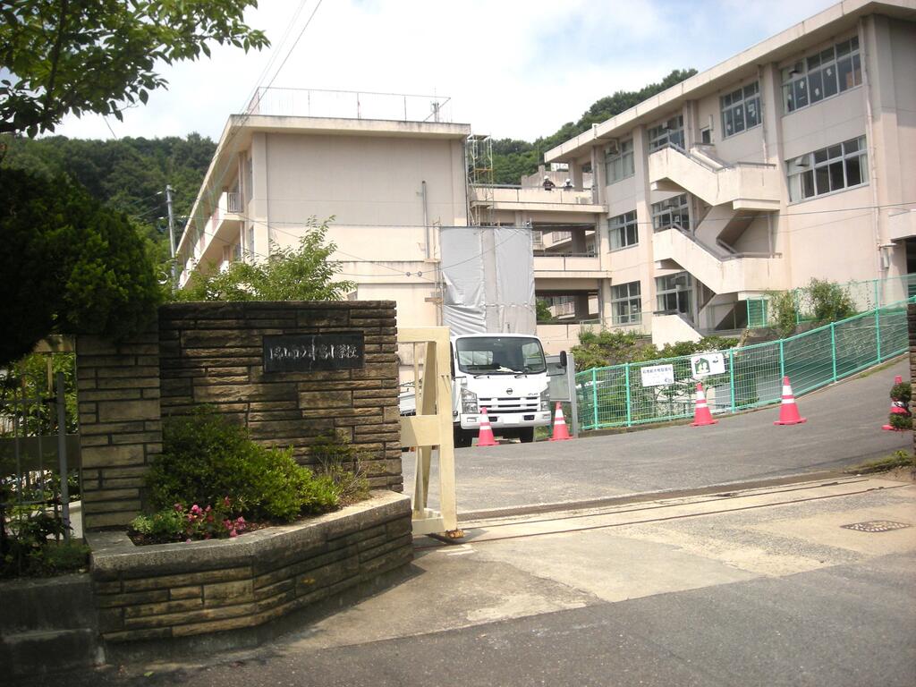 小学校　岡山市立津島小学校（小学校）まで1200m