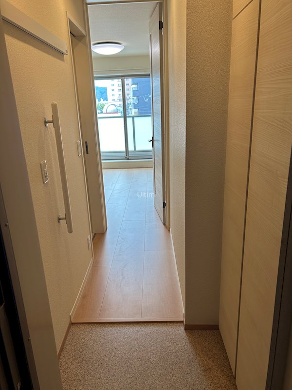 玄関　※別のお部屋の写真です