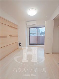 居室・リビング　別号室参考写真です