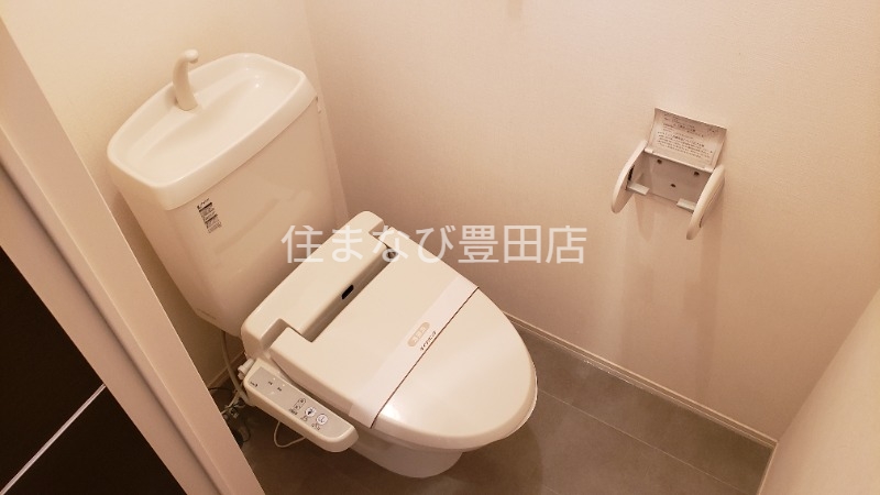 トイレ　同型写真