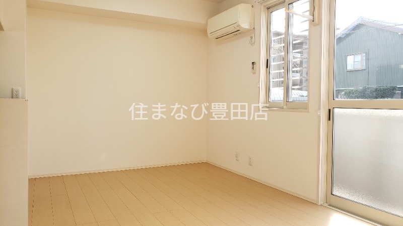 居室・リビング　同型写真