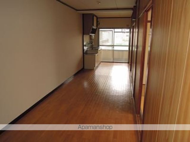 泉洋ビルの居間写真