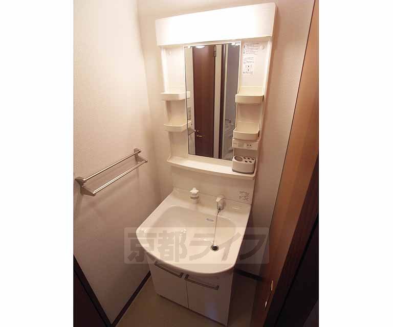 洗面設備　シャンプードレッサーで使いやすいです