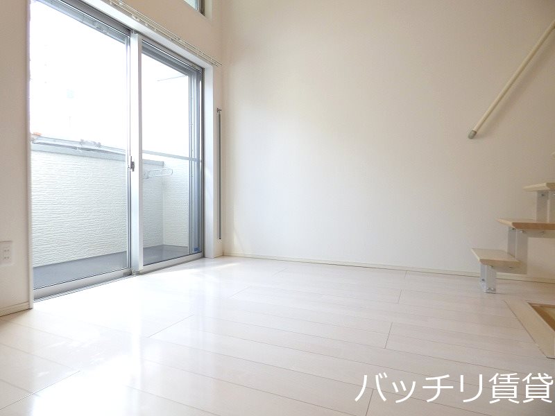 バルコニー　同型タイプの為、現状を優先致します。