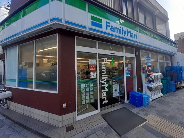コンビニ　ファミリーマート（コンビニ）まで206m