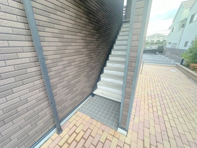 エントランス　エントランス周辺はいつもキレイに片付けられています。
