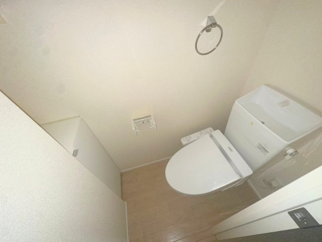 トイレ　綺麗なトイレにはウォシュレット標準装備です。