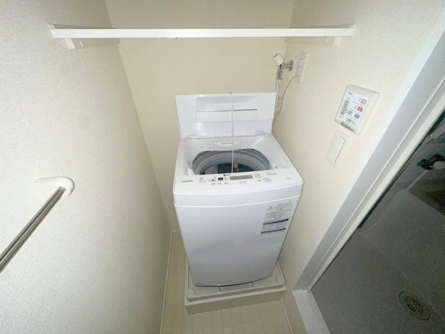 その他設備　室内に洗濯機置場があれば雨の日でも濡れる心配がございませんね