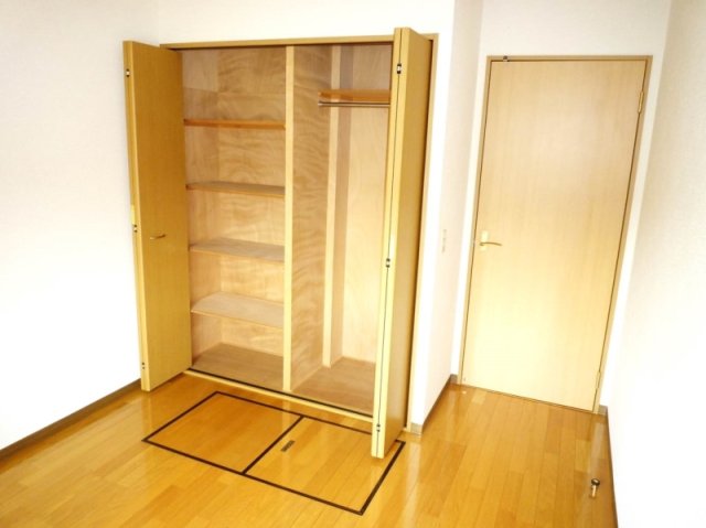 収納　お荷物の多い方でも安心のクローゼット付き♪