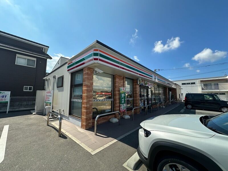 コンビニ　セブンイレブン宇美光正寺店（コンビニ）まで637m