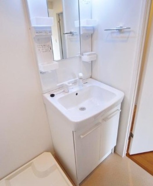 洗面設備　別部屋参考写真。