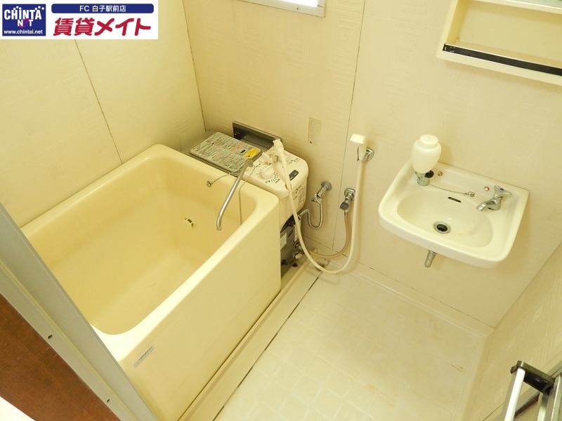 バス・シャワールーム　別部屋参考写真です