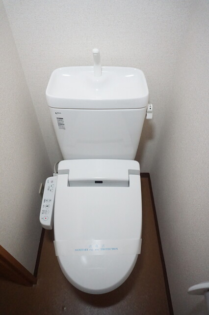 トイレ　温水洗浄便座※同タイプ参考写真