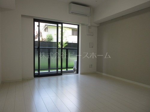居室・リビング　※別号室参考写真