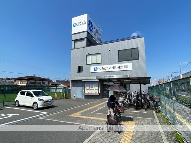 銀行　大阪シティ信用金庫（銀行）まで324m