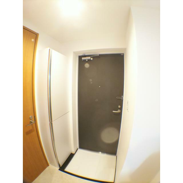 玄関　広角レンズで撮影