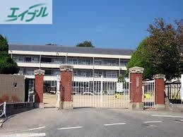 小学校　早島町立早島小学校（小学校）まで872m