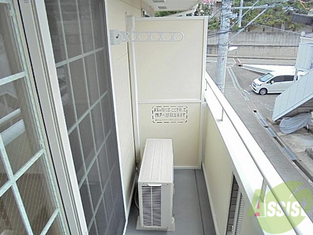 バルコニー　南向きバルコニーで洗濯物も気持ちよく乾きますね～☆