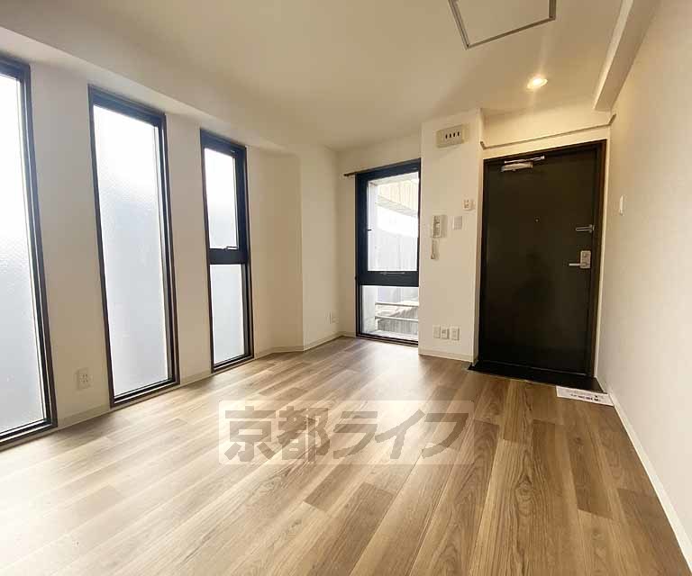 居室・リビング　落ち着いた雰囲気のお部屋です