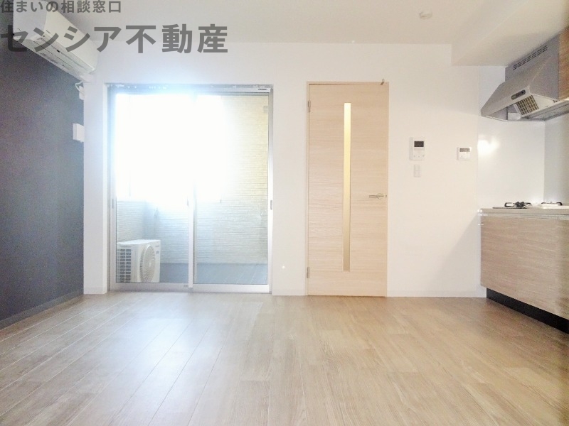 THE SCREEN at HANATEN-ザ スクリーン アット ハの居間写真