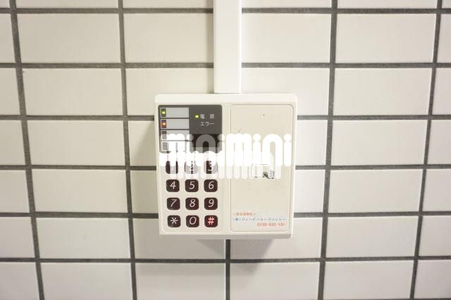 セキュリティ　オートロックあり。カード認証です。