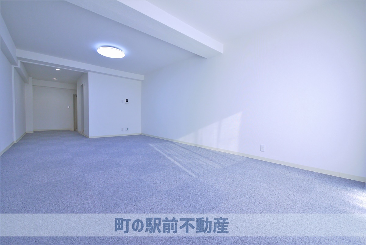 新大阪第2ダイヤモンドマンションの居間写真