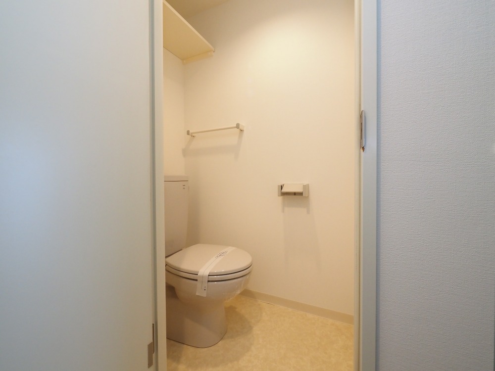 地下鉄東西線 発寒南駅 徒歩5分 4階建 築20年のトイレ写真