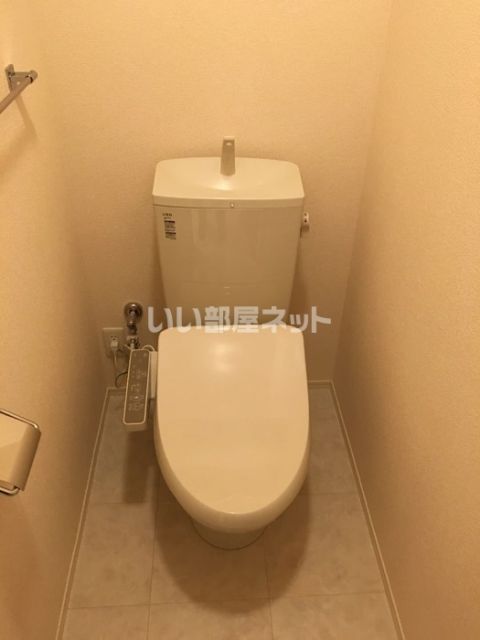 ＪＲ中央本線 勝川駅 徒歩12分 3階建 築10年のトイレ写真