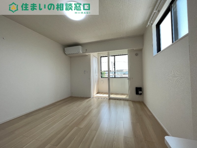 名鉄名古屋本線 美合駅 徒歩15分 3階建 築2年の居間写真