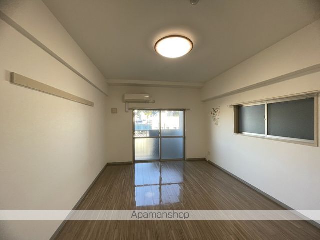 広島電鉄白島線 白島駅 徒歩6分 8階建 築16年の居間写真