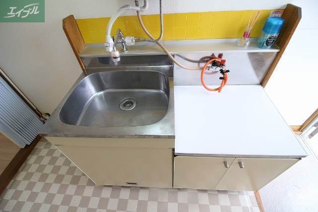 キッチン　同物件別部屋の写真です