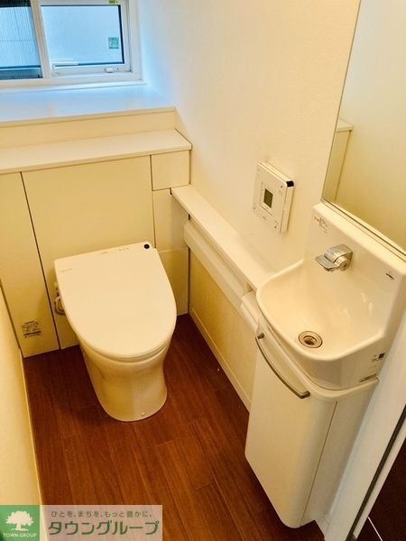 内野本郷戸建のトイレ写真