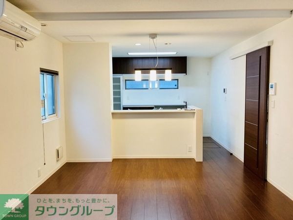 内野本郷戸建の居間写真