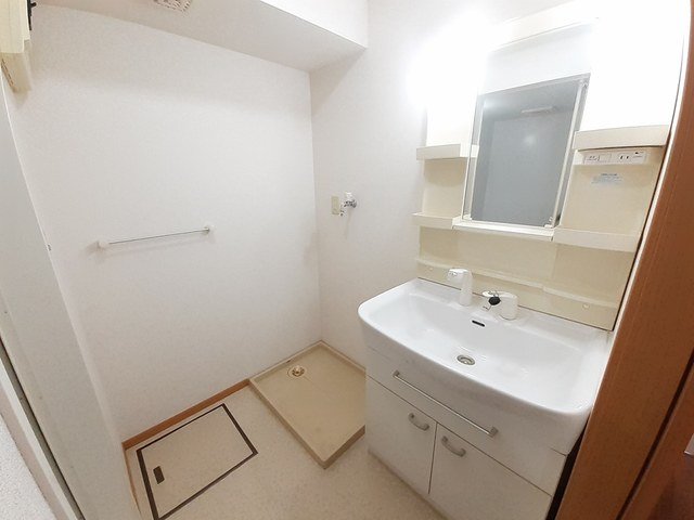 洗面設備　使いやすい洗面所です