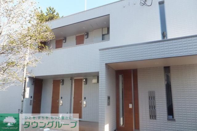 建物外観　安心のオートロック付。