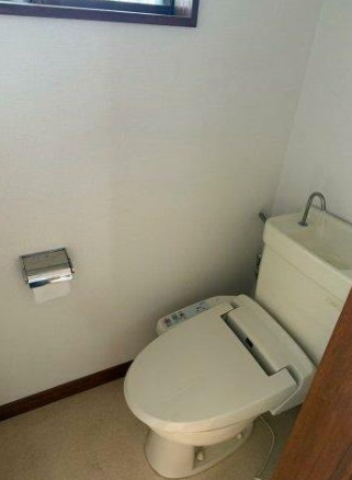 京急本線 生麦駅 徒歩7分 2階建 築38年のトイレ写真