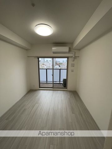 ディアレイシャス名古屋太閤通IIの居間写真