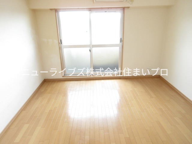 ネクスプロス大和田の居間写真