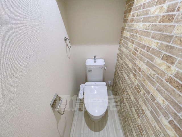 近鉄南大阪線 針中野駅 徒歩9分 3階建 築8年のトイレ写真