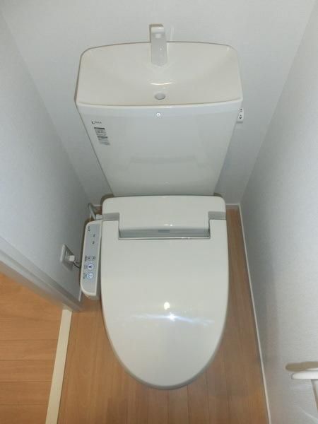 トイレ　洗浄機能付き便座
