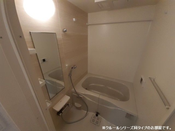 バス・シャワールーム　※参考写真　同建築メーカー施工の同間取完成他物件のものです。