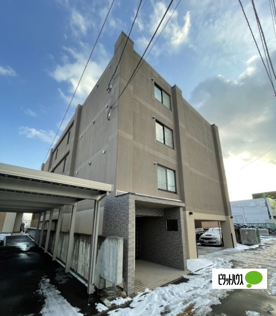 札幌市西区発寒八条のマンションの建物外観