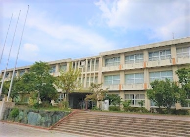 【サンライフ白山　西館の小学校】