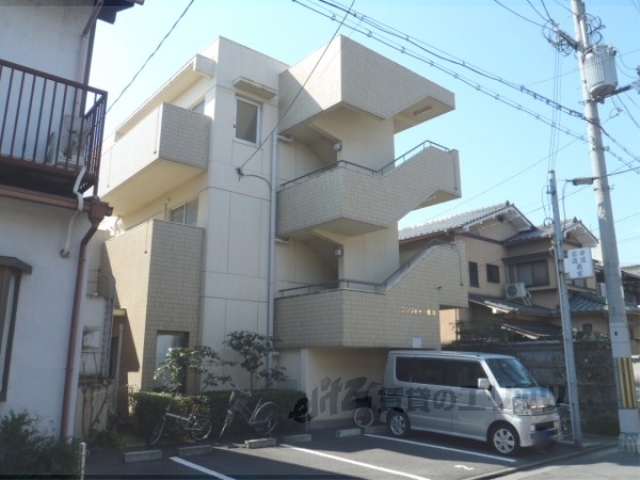 京都市上京区高徳寺町のマンションの建物外観