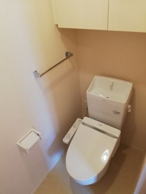 【クレセント　Ｂのトイレ】